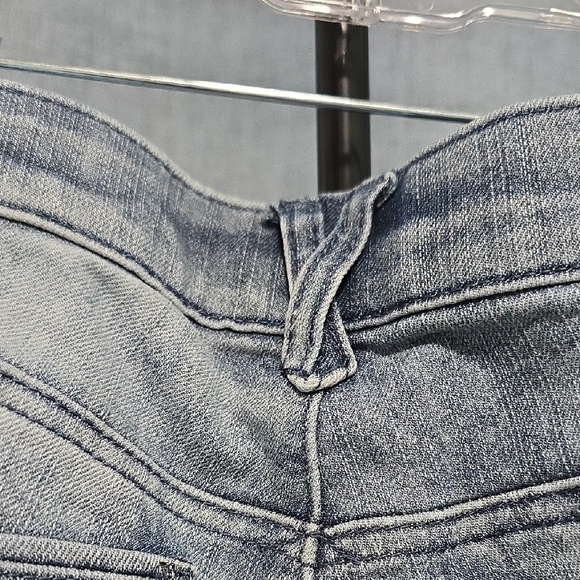 Democracy Light Blue Jeans with Embroidered Floral Accents Size 16w - Picture 8 of 14